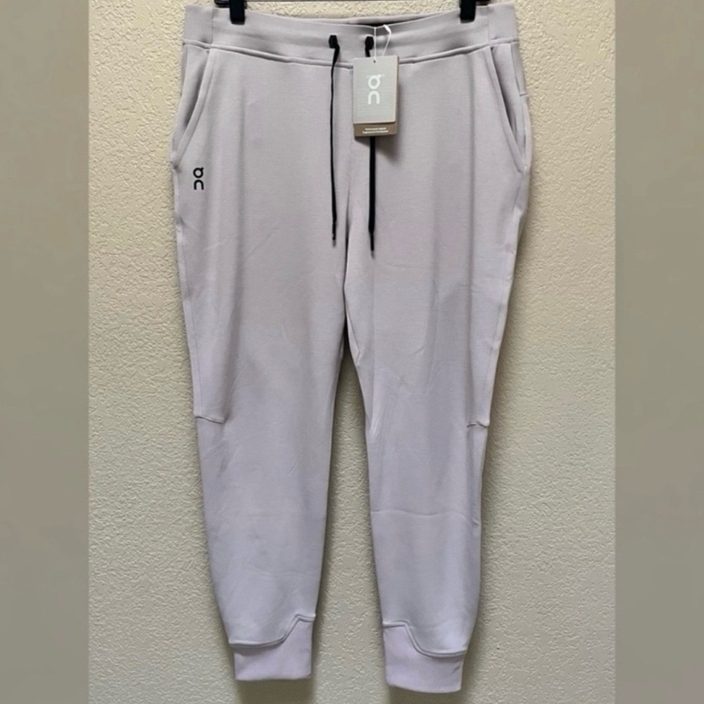 On Running Women’s Sweatpants Fade Color -Size Large